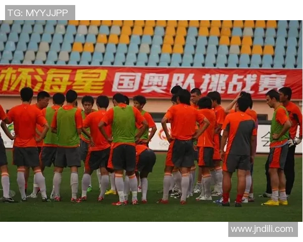 李宁足球明星队员的荣耀与梦想：他们如何在绿茵场上书写传奇